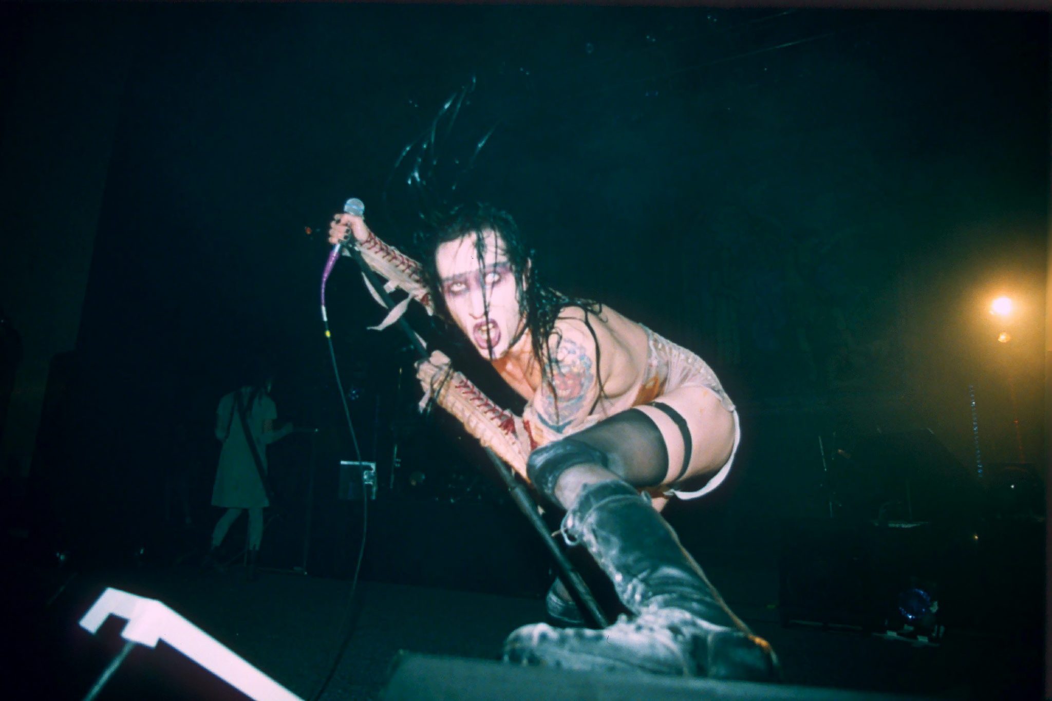 Discografía de Marilyn Manson: El diablo que cayó a la tierra