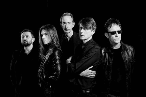 SUEDE anuncian tercer anticipo ‘THAT BOY ON THE STAGE’
