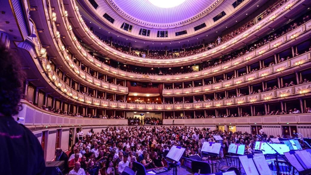 Se aplazan los conciertos con Ian Gillan y la Filarmónica de Praga en Vigo y Vitoria hasta septiembre