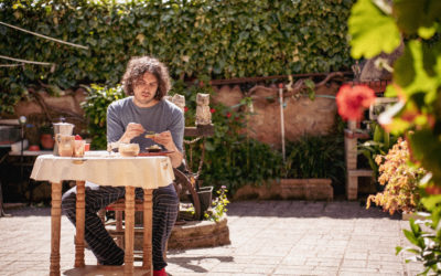 KIKE M celebra el comienzo del día con este delicioso e inspirado medio tiempo «CAFÉ CON AGUACATE»