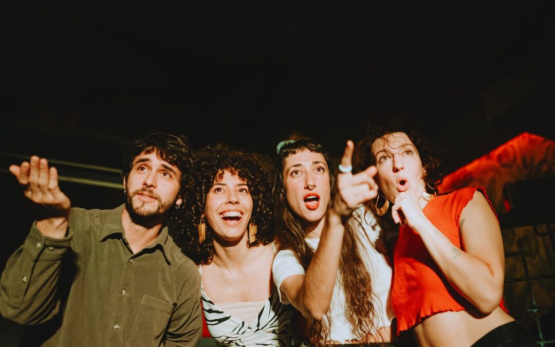 FANEKA con MARALA las destacadas voces femeninas juntas en «NARANJAS AL MAR»